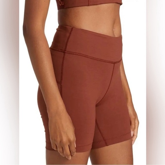 Outdoor Voices Move Free 6” Short XXS - Picture 2 of 4